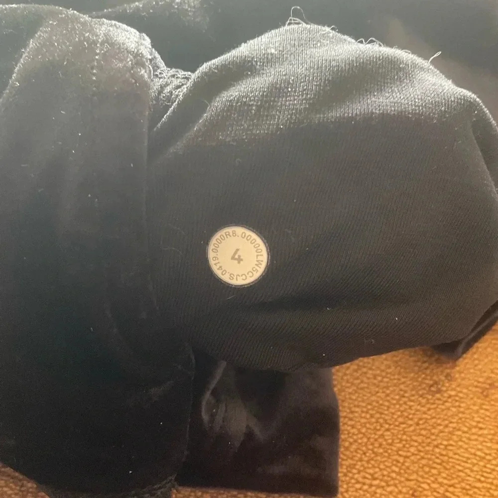 LULULEMON Wunder Lounge VELVET,  size 4, black - Picture 7 of 7